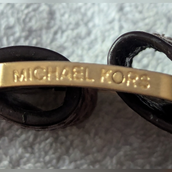 Vintage Michael Kors black and brown shoulder bag. - Picture 10 of 13